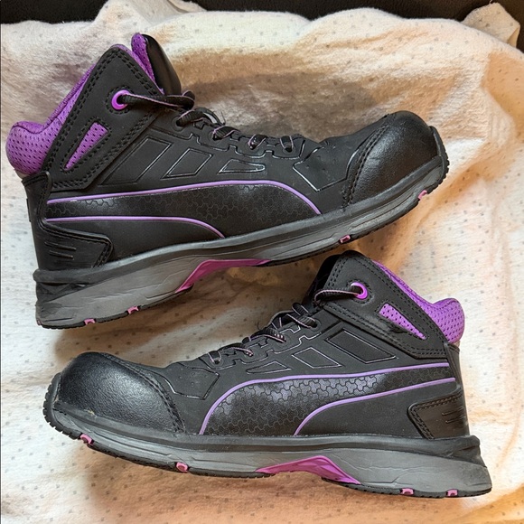 Puma Safety Womens Mid Stepper 2.0 Composite Toe Black  Puma Safety Womens Mid Stepper 2.0
Composite Toe Black Lavender size 7.5